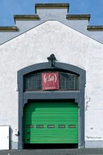 Photo entree entrepot stockage cave vin lyon